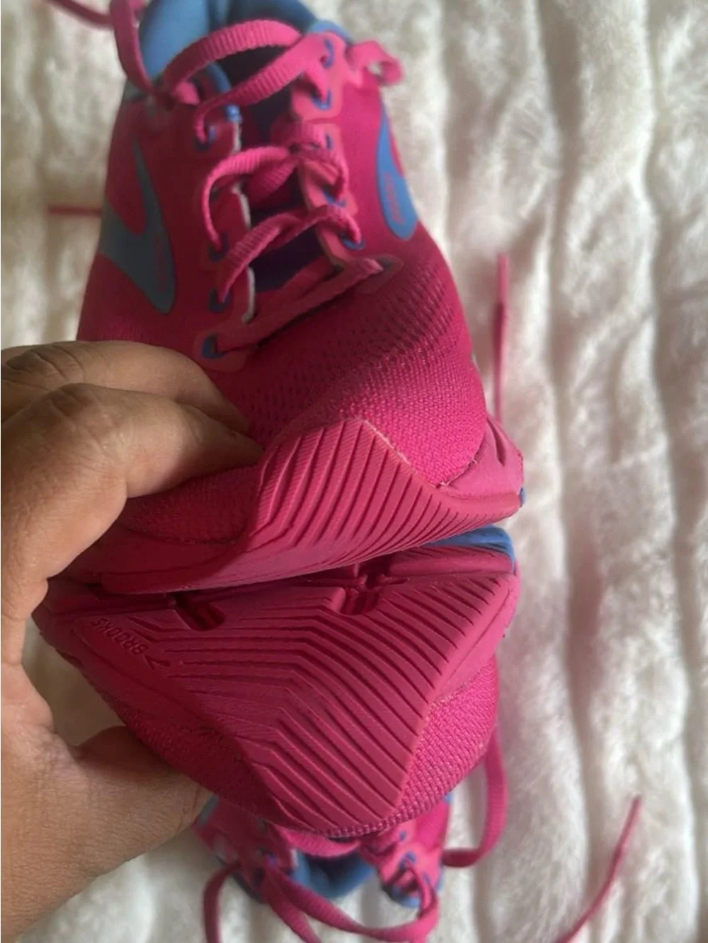 Brooks Hot Pink Women's Running Sneakers with Blue Trim